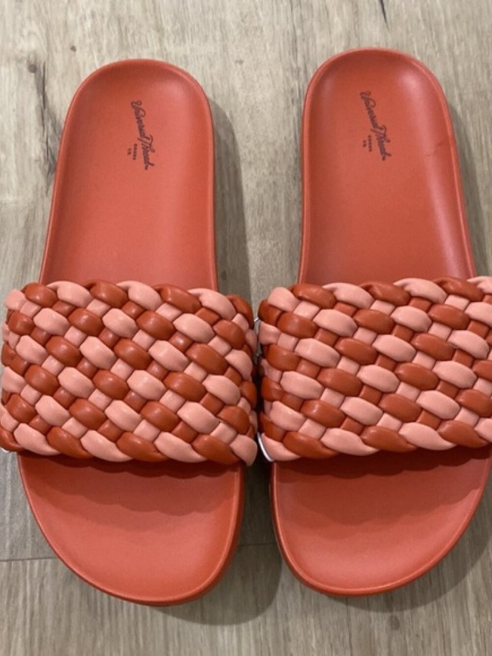 NEW Women’s Universal Thread Polly Sandals